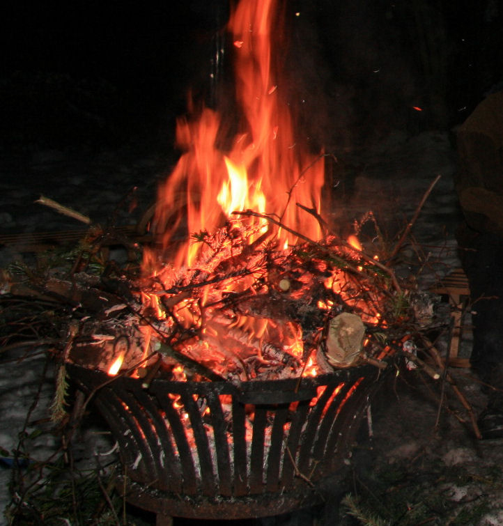 Vebrennen pflanzlicher Gartenabfälle