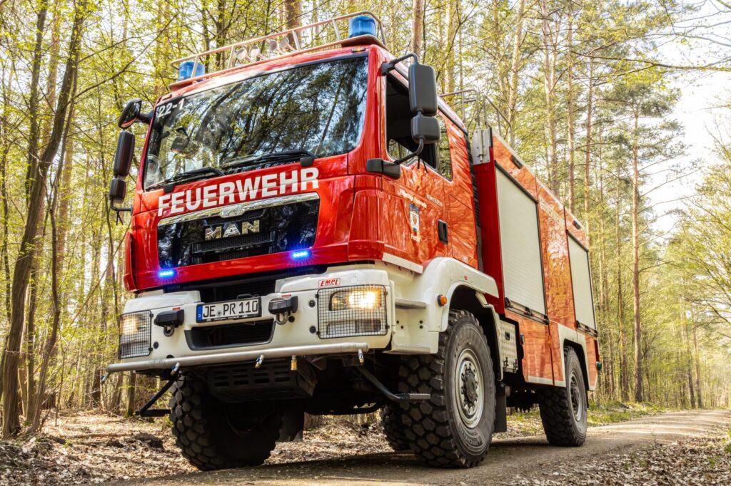 Übung des Löschverbandes Ost in der Mosigkauer Heide: Einsatzkräfte trainieren die Riegelstellung zur Eindämmung eines angenommenen Waldbrandes. Fotos: Marvin Möbius (www.instagram.com/marvin.m.fotografie/)