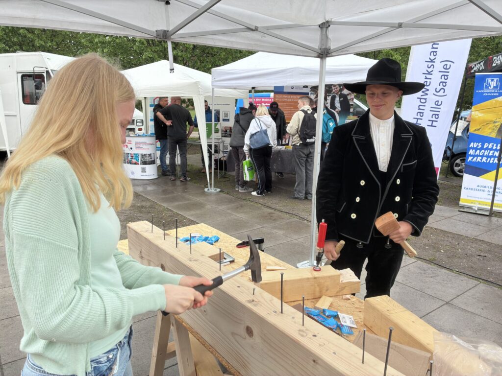 In der Exerzierhalle in Lutherstadt Wittenberg fand am 6. Mai die fünfte Ausbildungsmesse „Job. Läuft.“ statt.
