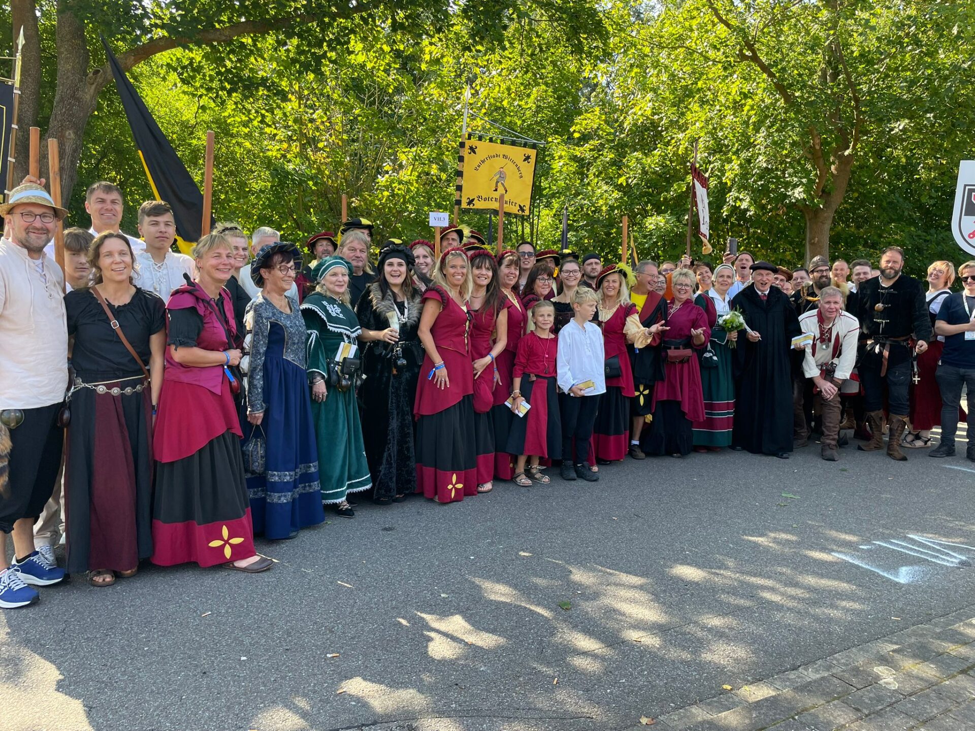 Teilnehmer des Festumzuges zum Sachsen-Anhalt-Tag 2024 in Stendal