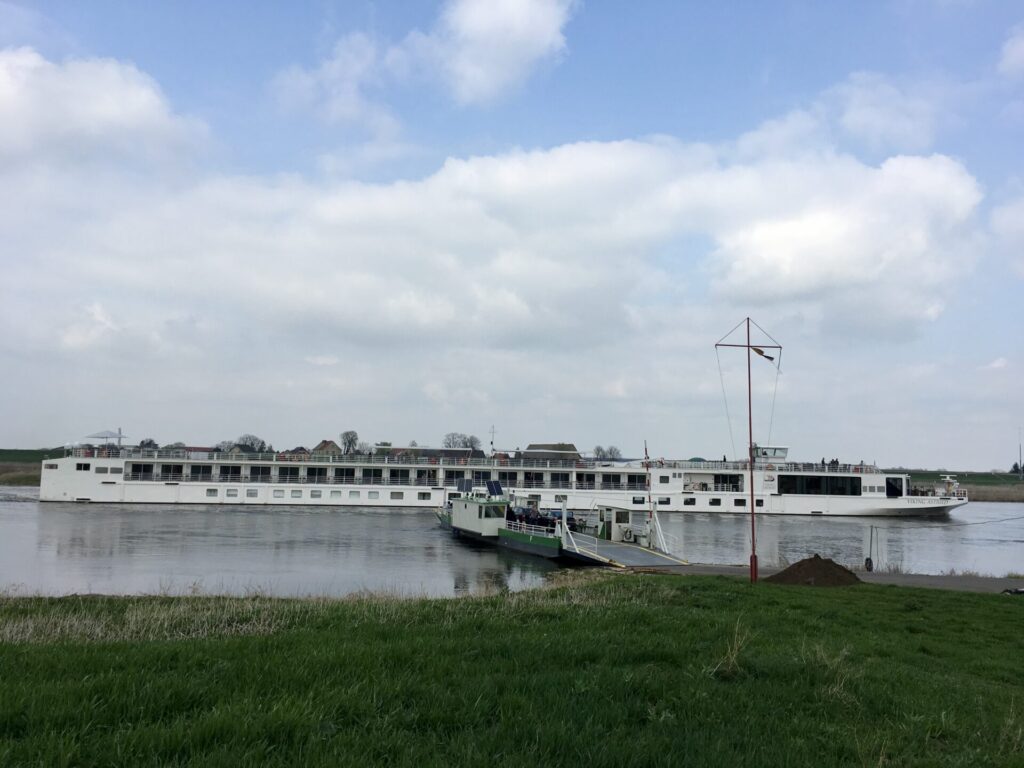 Landrat Christian Tylsch begrüßt die Pläne für den Bau einer neuen Elbebrücke zwischen Pretzsch und Mauken.