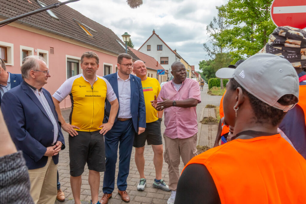 In Oranienbaum-Wörlitz sind in Rekordzeit die ersten Arbeitsgelegenheiten für Asylbewerber und Bürgergeldempfänger gestartet.