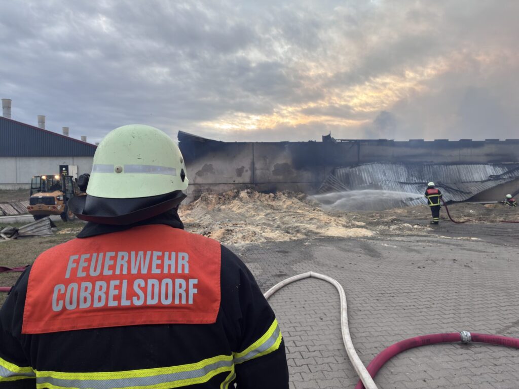 Nach Sonnenaufgang wird das Ausmaß des Schadens sichtbar.