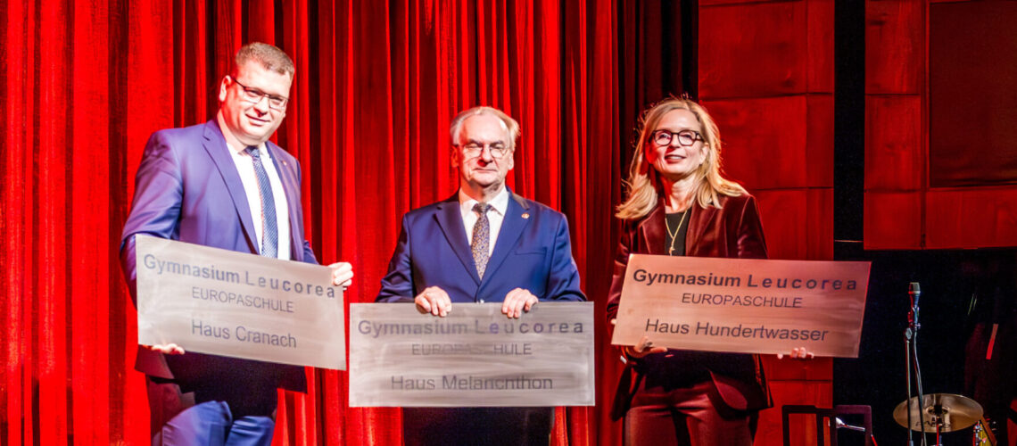 In der Phönix Theaterwelt in Lutherstadt Wittenberg wurde am 9. Januar 2025 offiziell der neue Schulname "Gymnasium Leucorea" an das nun größte Gymnasium Sachsen-Anhalts vergeben.