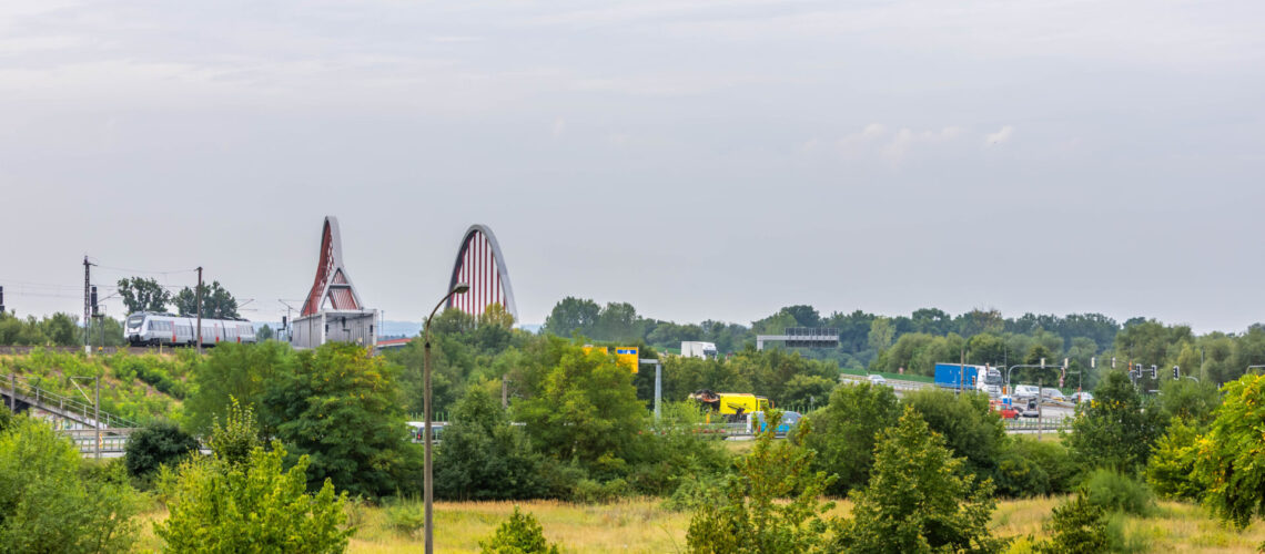 Baustelle am T-Knoten der Bundesstraße B100/B187/B2 in Wittenberg mit Blick in Richtung Elbebrücke.