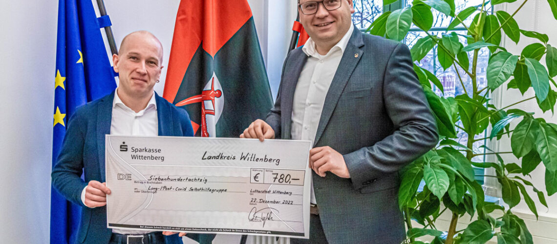 Landrat übergibt Spenden an Long- und Post-Covid-Gruppe