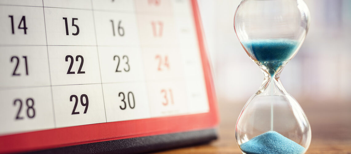 Sanduhr und Kalender