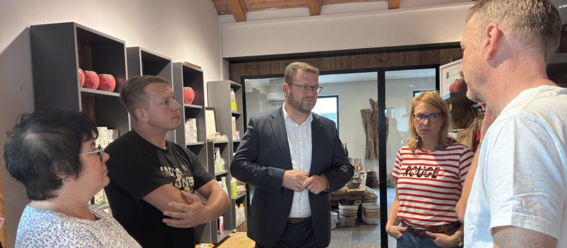 Der Hofladen des Obsthofes Zwicker in Jessen bietet jetzt auch Selbstbedienung außerhalb der regulären Öffnungszeiten.