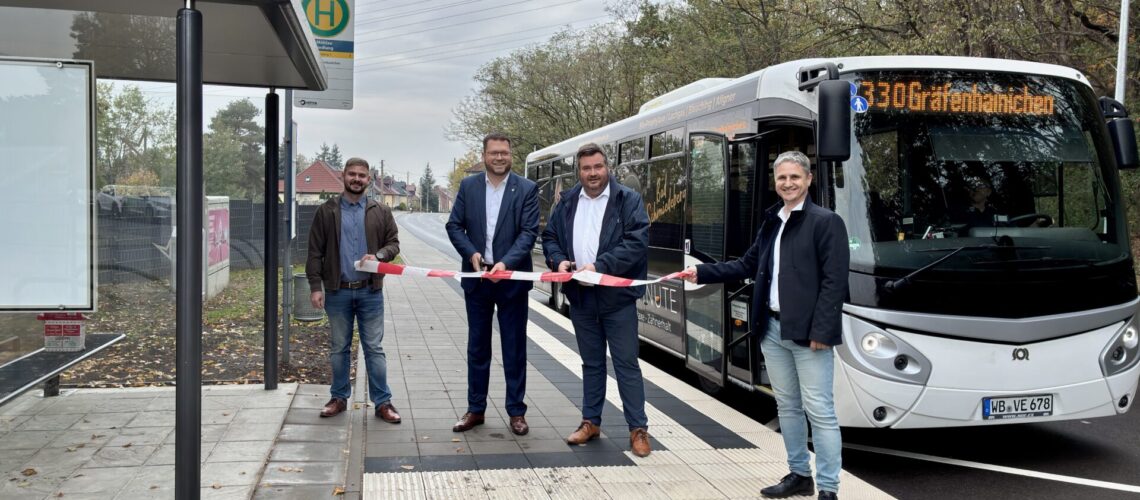 Zwei neue barrierefreie Bushaltestellen gibt es jetzt in Möhlau.