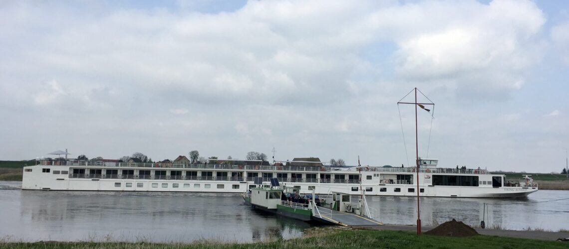 Landrat Christian Tylsch begrüßt die Pläne für den Bau einer neuen Elbebrücke zwischen Pretzsch und Mauken.