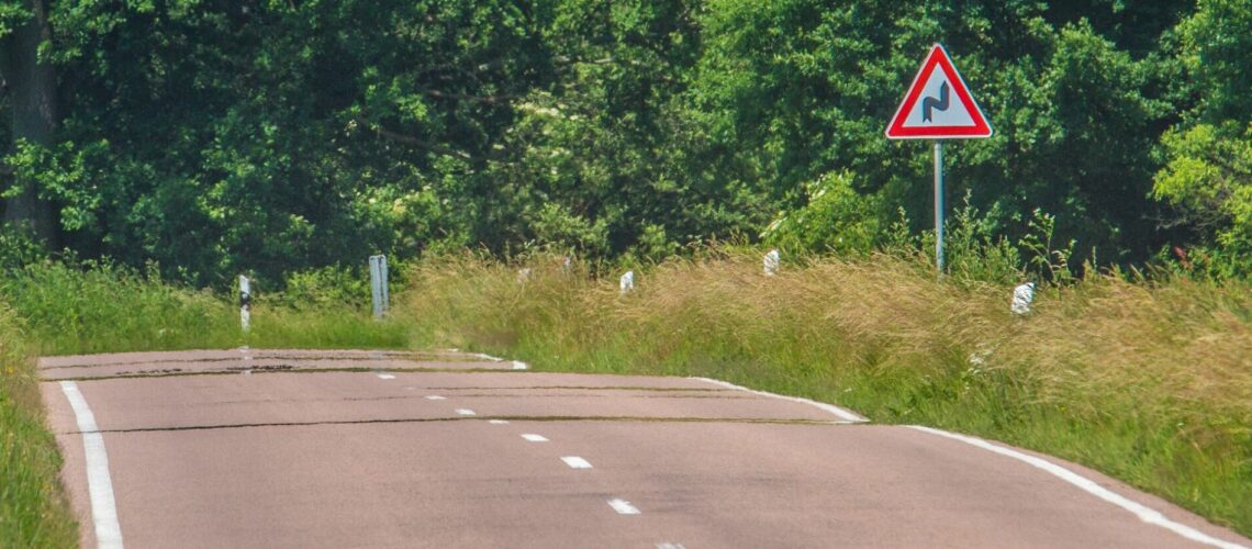 Flimmernde Hitze auf einer Straße in Wörlitz
