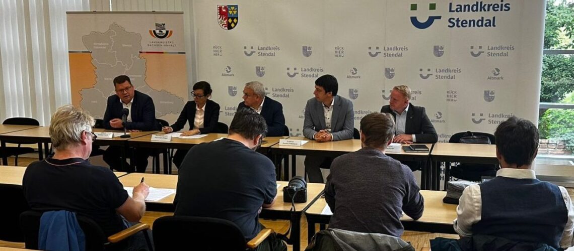 Pressekonferenz zur Landkreisversammlung in Stendal am 13. September 2024.