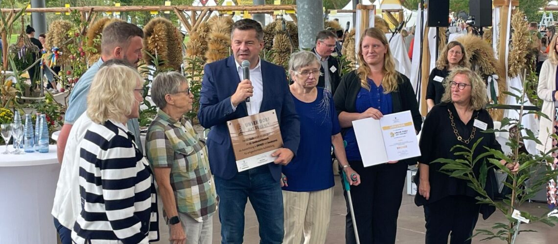 Radis hat Zukunft und wurde heute als Kreissieger beim Landeserntedankfest in Magdeburg ausgezeichnet: Bronze + Sonderpreis für die ortsgeschichtliche Aufarbeitung.
